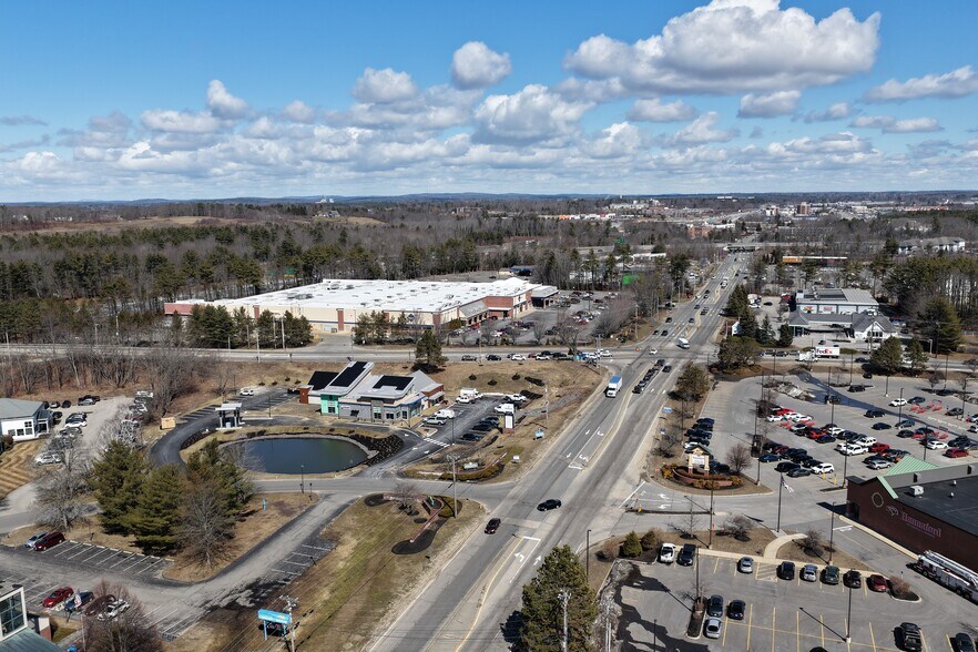 More Photos Of 424 Payne Rd, Scarborough Storefront Retail Office For Lease