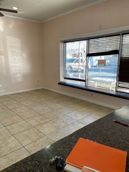 More Photos Of 337 Willard Ave, Newington Freestanding For Lease