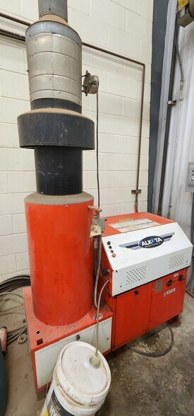 More Photos Of 860 35th Ave E, Dickinson Warehouse For Sale