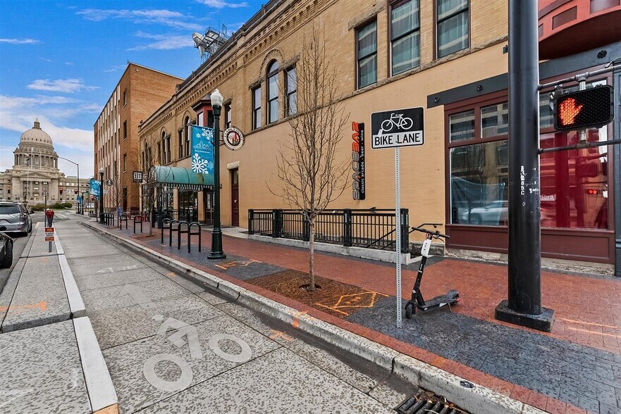 More Photos Of 622-624 W Idaho St, Boise Restaurant For Sale