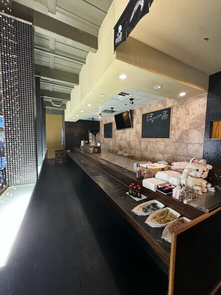 More Photos Of 2719 McKinney Ave, Dallas Restaurant For Lease