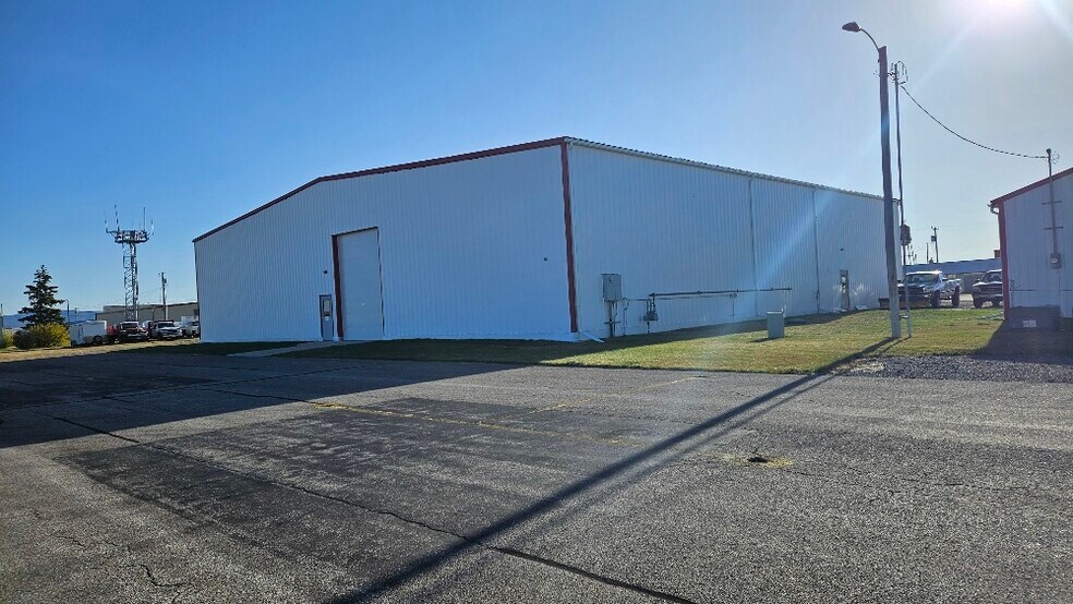 More Photos Of 113 Gulf Stream dr, Lewistown Service For Sale