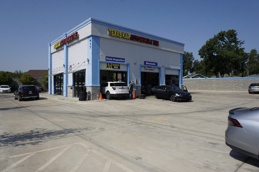 Primary Photo Of 617 W Centerville Rd, Garland Auto Repair For Lease