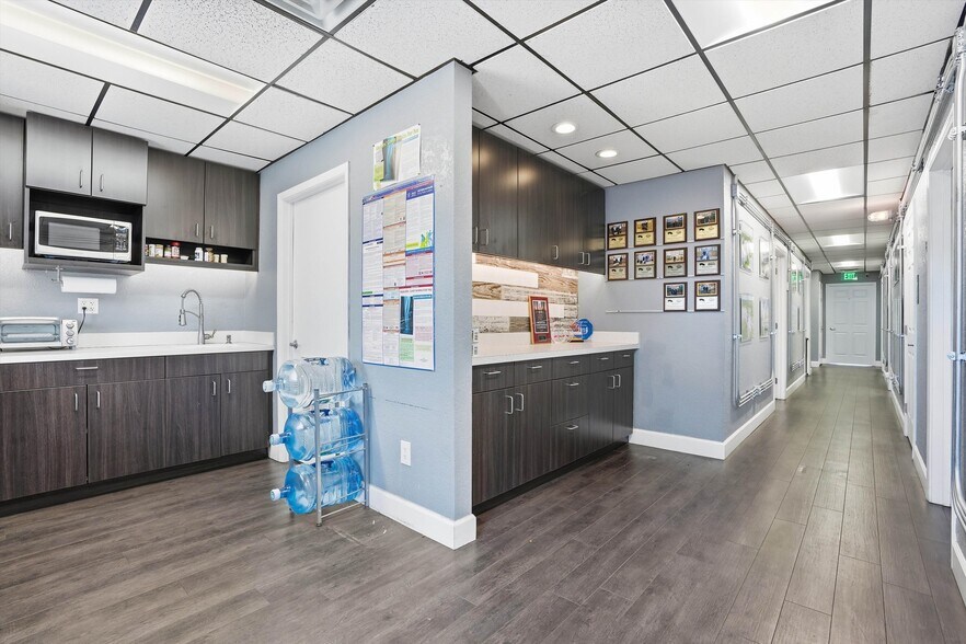 More Photos Of 3508 Lenox Ave, Jacksonville Office For Lease