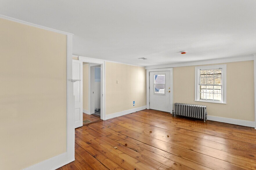 More Photos Of 80 Lafayette Rd, Hampton Falls Freestanding For Sale