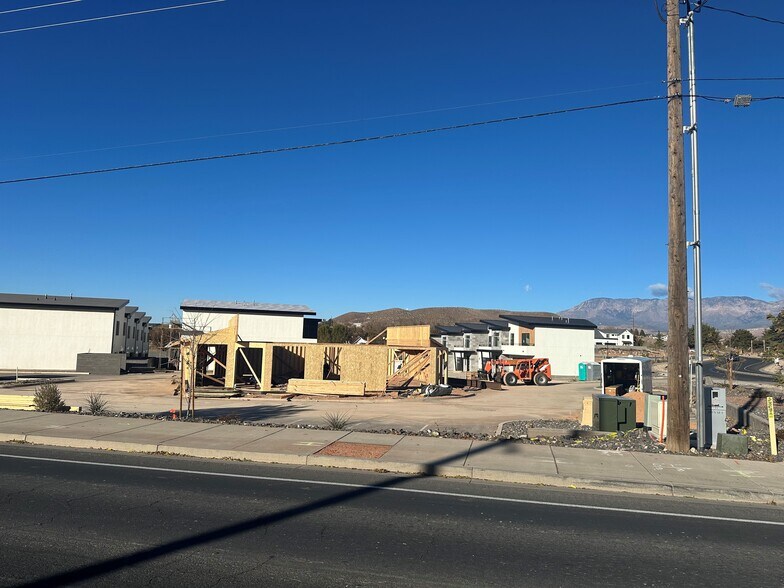 More Photos Of 306 E 500 N, Hurricane Restaurant For Lease