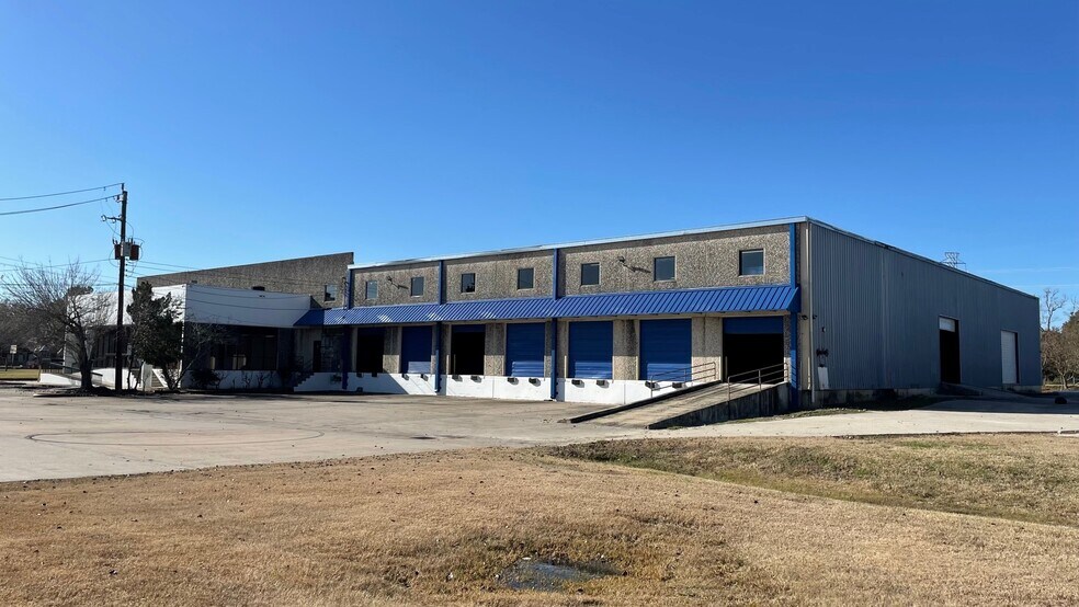 More Photos Of 1701 Massey Tompkins Rd, Houston Distribution For Sale