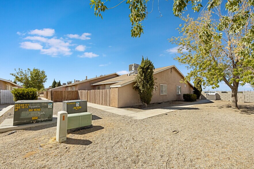 More Photos Of 11211 La Habra Ave, Adelanto Apartments For Sale