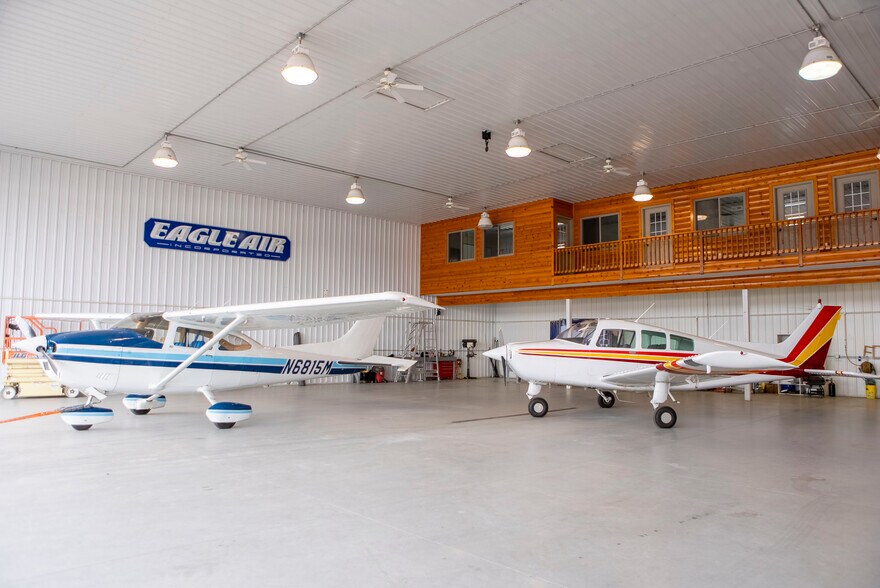 More Photos Of 24226 Lone Pine Rd, Hinckley Airport For Sale