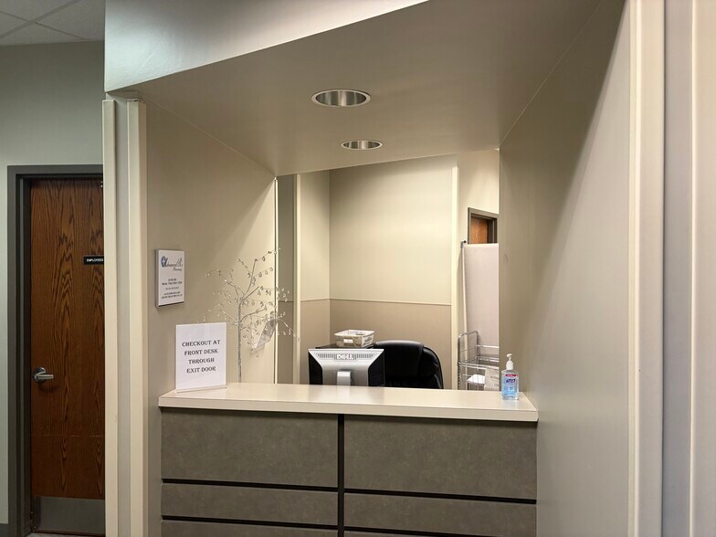 More Photos Of 2470 Flowood Dr, Flowood Medical For Lease