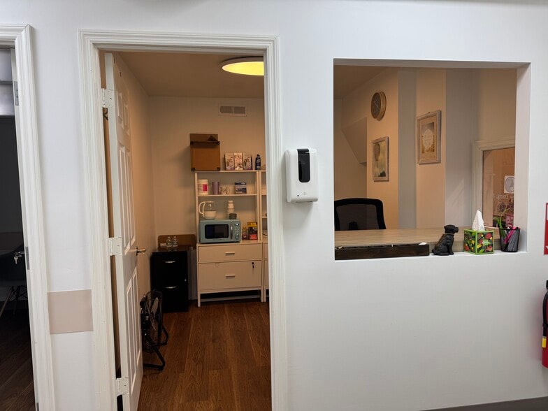 More Photos Of 406 15th St, Brooklyn Apartments For Lease