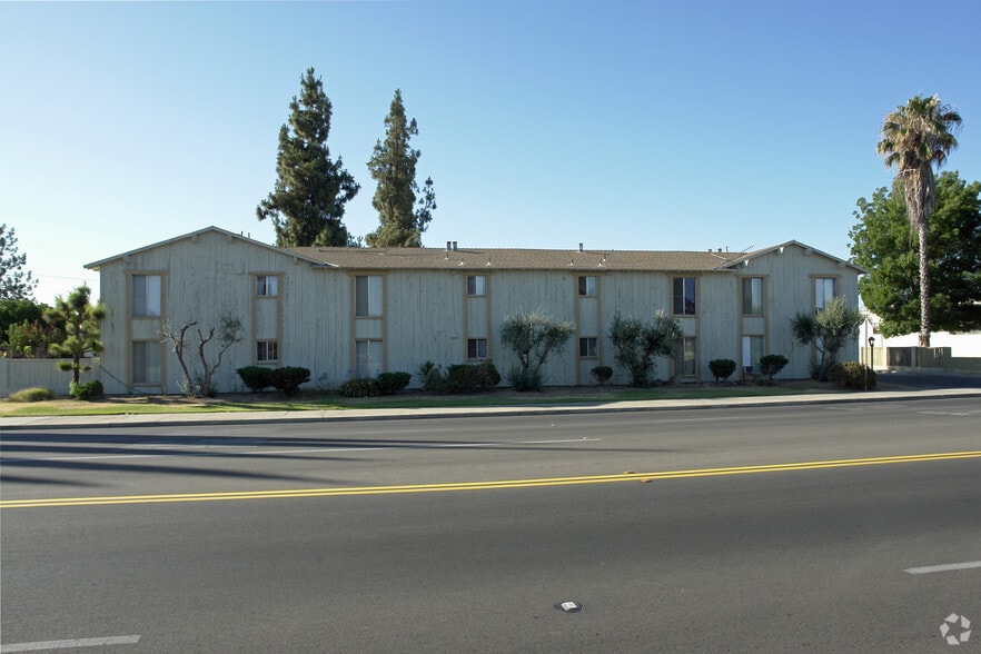 Primary Photo Of 655 11th St, Reedley Apartments For Sale