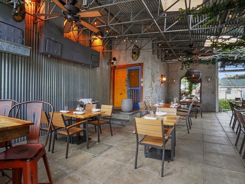 More Photos Of 10 N Water St, Greenwich Storefront Retail Residential For Lease