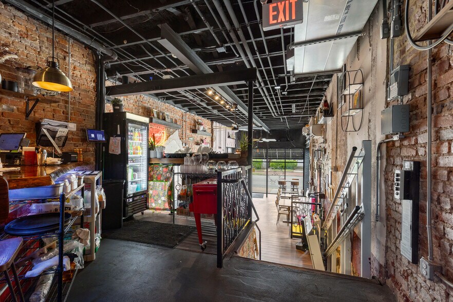 More Photos Of 2614 W Cary St, Richmond Freestanding For Sale