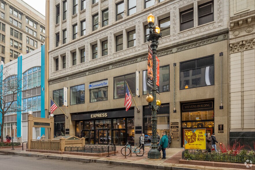 More Photos Of 17 N State St, Chicago Office For Lease