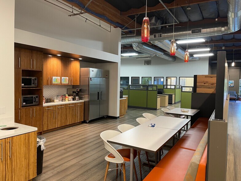 More Photos Of 6675 Mesa Ridge Rd, San Diego Office For Lease