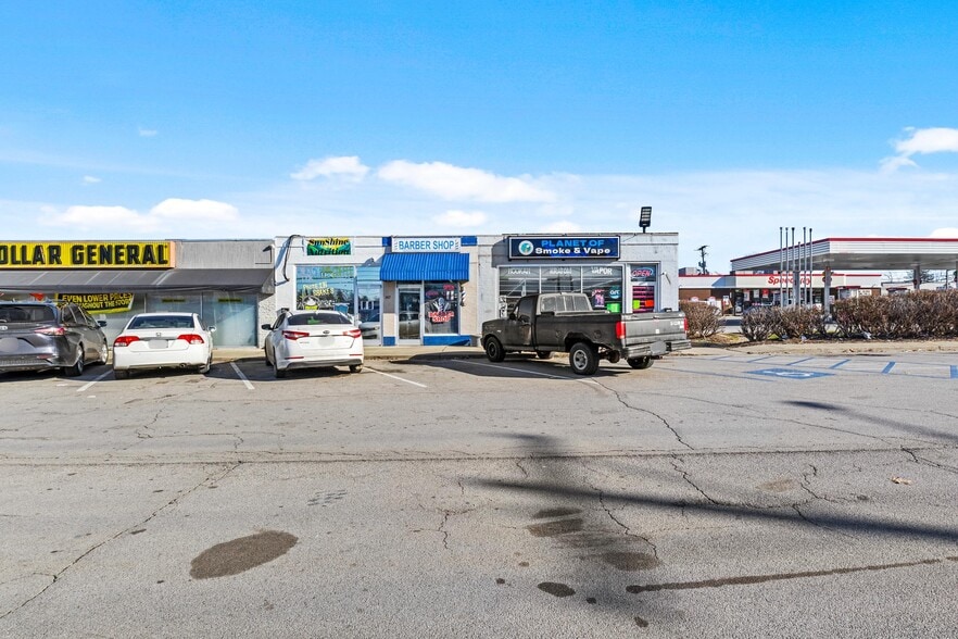 More Photos Of 1415-1419 Leestown Rd, Lexington General Retail For Sale