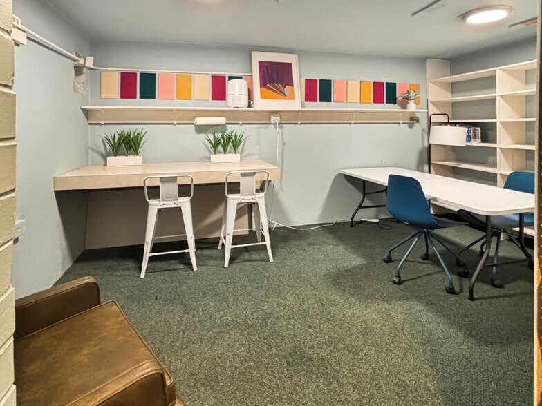 More Photos Of 740 SE Pioneer Way, Oak Harbor Office For Lease