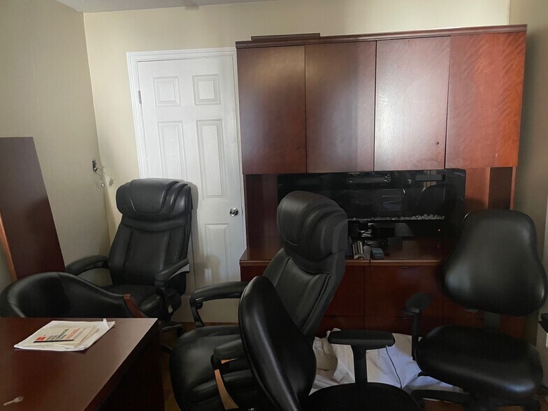 More Photos Of 303 Bridgeway Ave, Old Hickory Office For Sale
