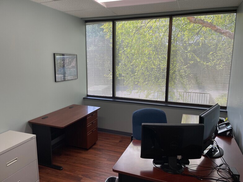 More Photos Of 97 Thomas Johnson Dr, Frederick Office For Sale