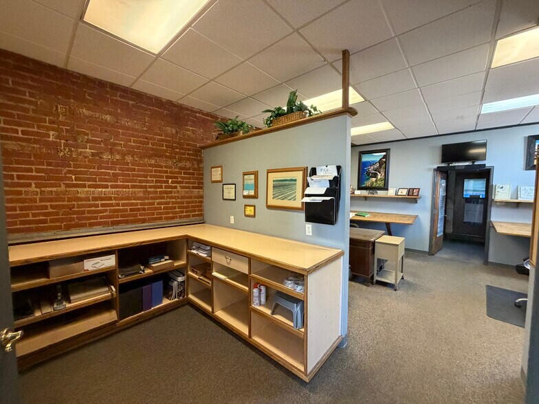 More Photos Of 125 E Fesler St, Santa Maria Service For Sale