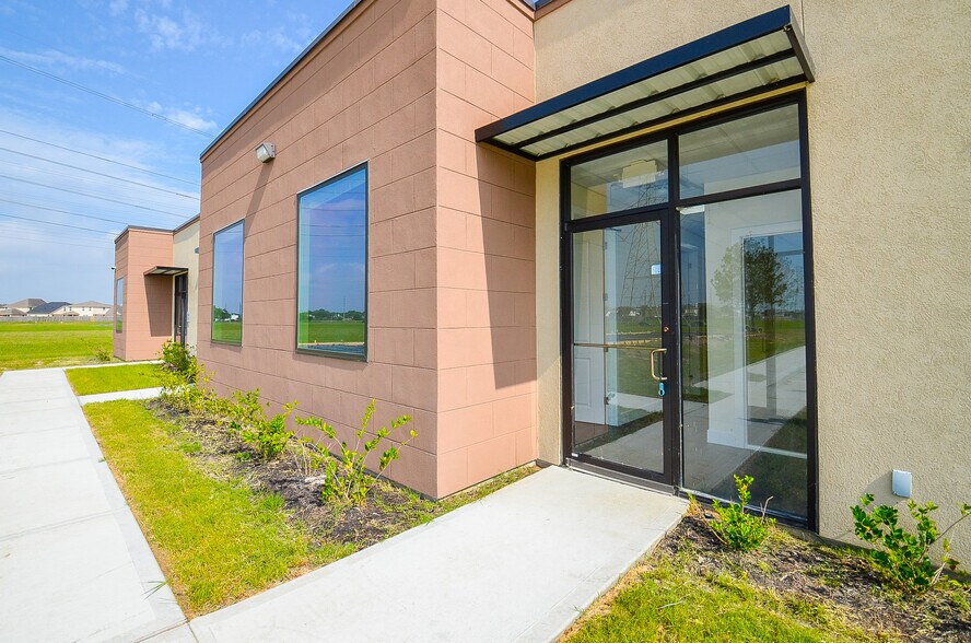 More Photos Of 3107 Elrod Rd, Katy Unknown For Lease