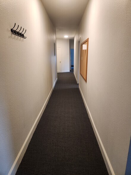 More Photos Of 116-128 Main St, Carlton Storefront Retail Office For Lease