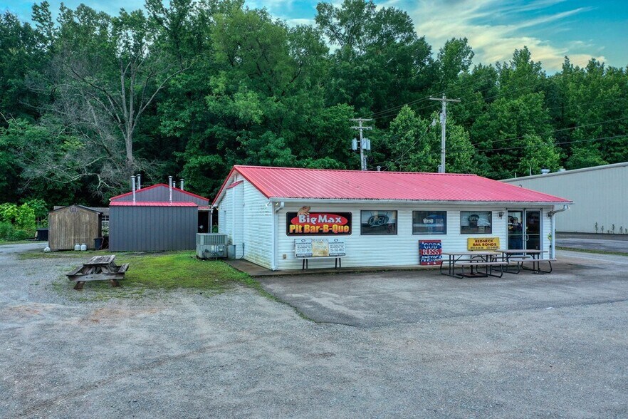 More Photos Of 19062 Main St W, Huntingdon Specialty For Sale