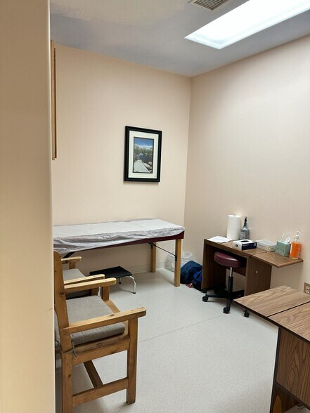 More Photos Of 57374 29 Palms Hwy, Yucca Valley Medical For Sale