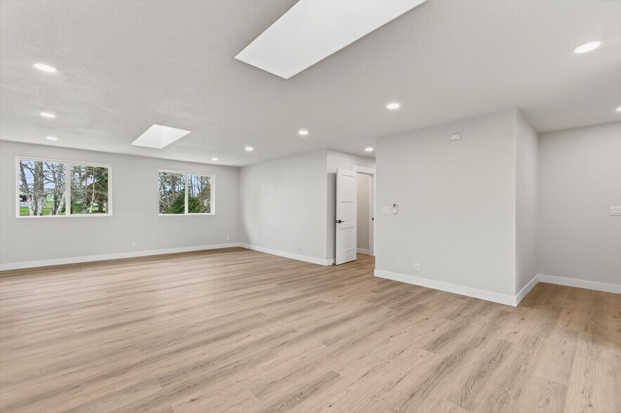 More Photos Of 11 Sun Crest Ln, Cathlamet Multifamily For Sale