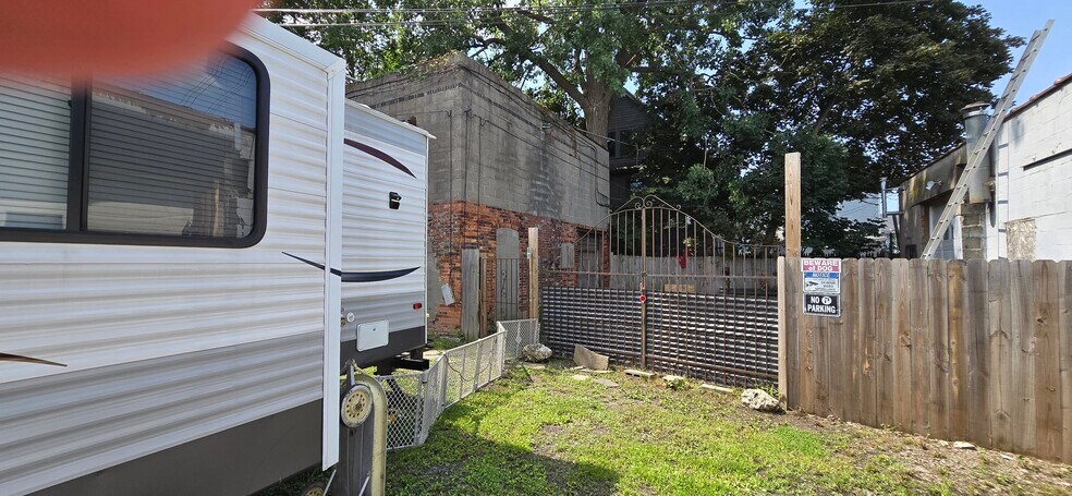 More Photos Of 405 Rhode Island St, Buffalo Light Distribution For Sale