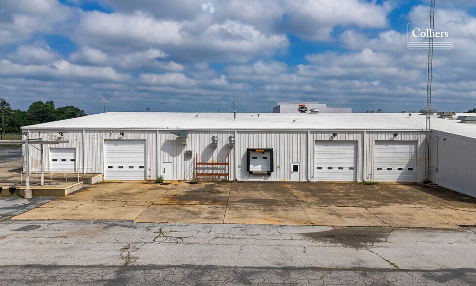 More Photos Of 811 Hamrick St, Gaffney Warehouse For Sale