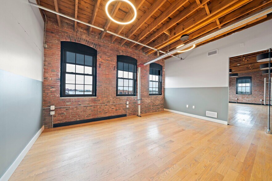More Photos Of 12-16 Ericsson St, Boston Warehouse For Lease