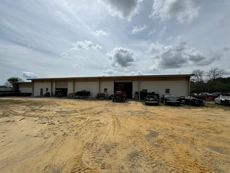 More Photos Of 2032 Sylvester Dr, Moultrie Unknown For Lease