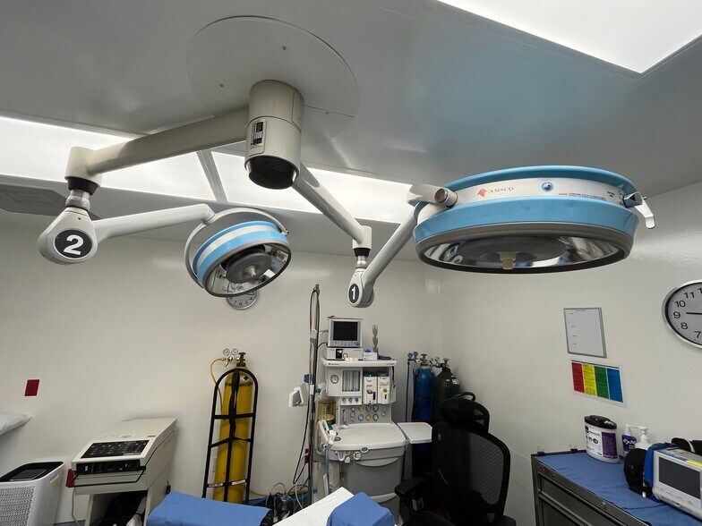 More Photos Of 6600 10th Ave N, Saint Petersburg Medical For Lease