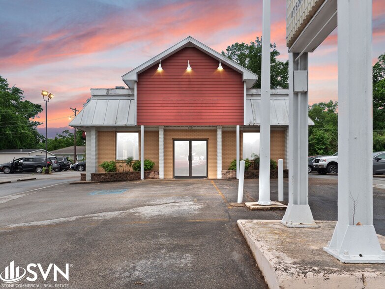More Photos Of 2303 Ft. Campbell Blvd, Hopkinsville General Retail For Sale