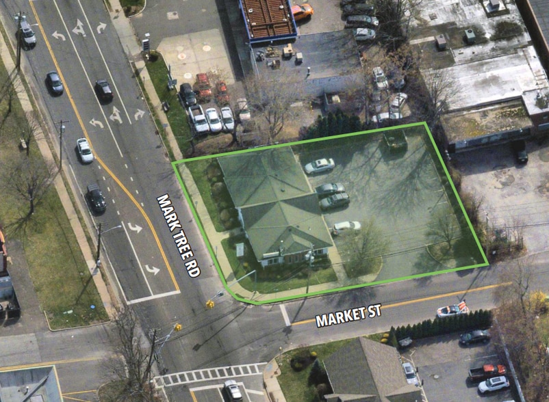Primary Photo Of 1 Mark Tree Rd, Centereach Office For Sale