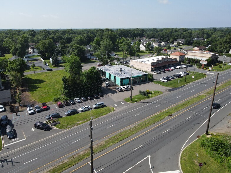 More Photos Of 2086 US Highway 130, North Brunswick Showroom For Lease