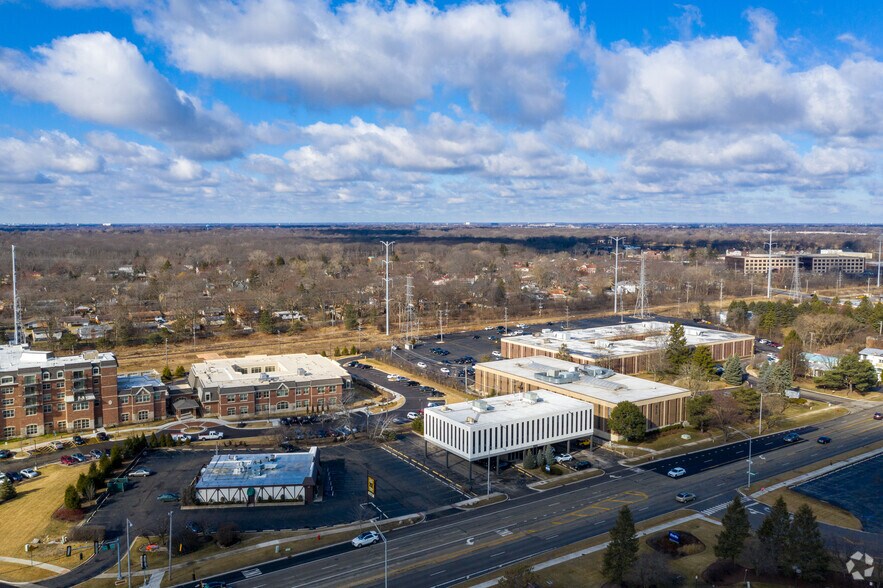 More Photos Of 950 Skokie Blvd, Northbrook Office For Lease