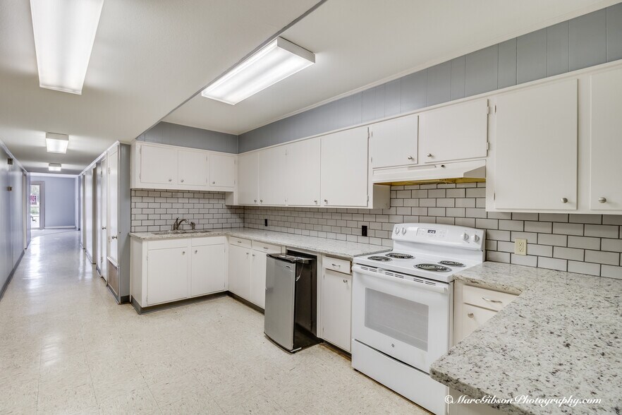 More Photos Of 512 Crockett St, Shreveport Office For Lease