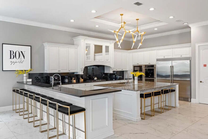 More Photos Of 521 Muirfield Loop, Reunion Specialty For Sale