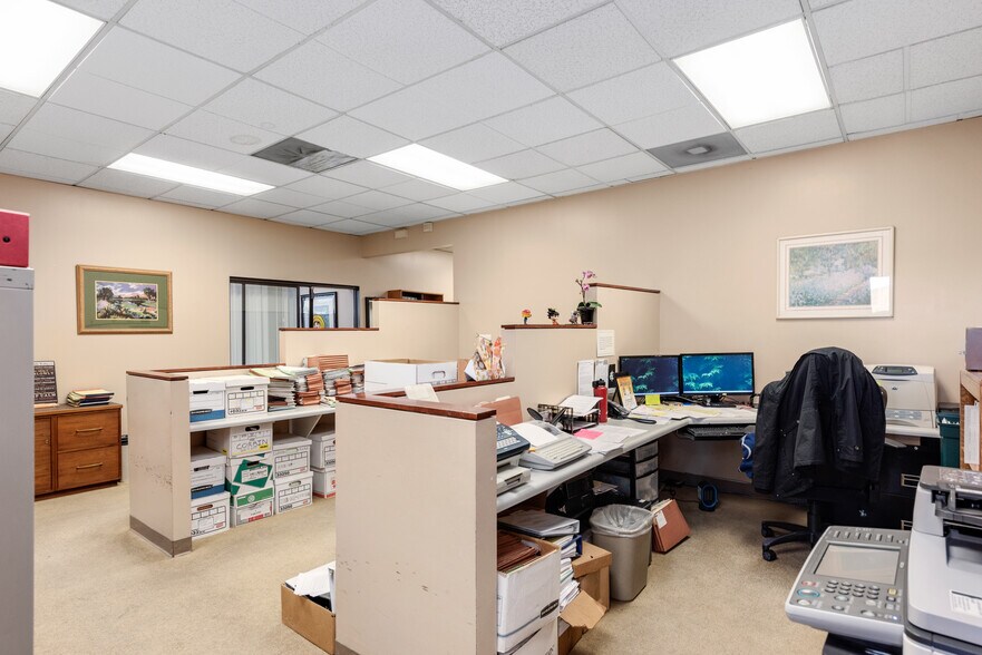 More Photos Of 2070 N Tustin Ave, Santa Ana Office For Sale