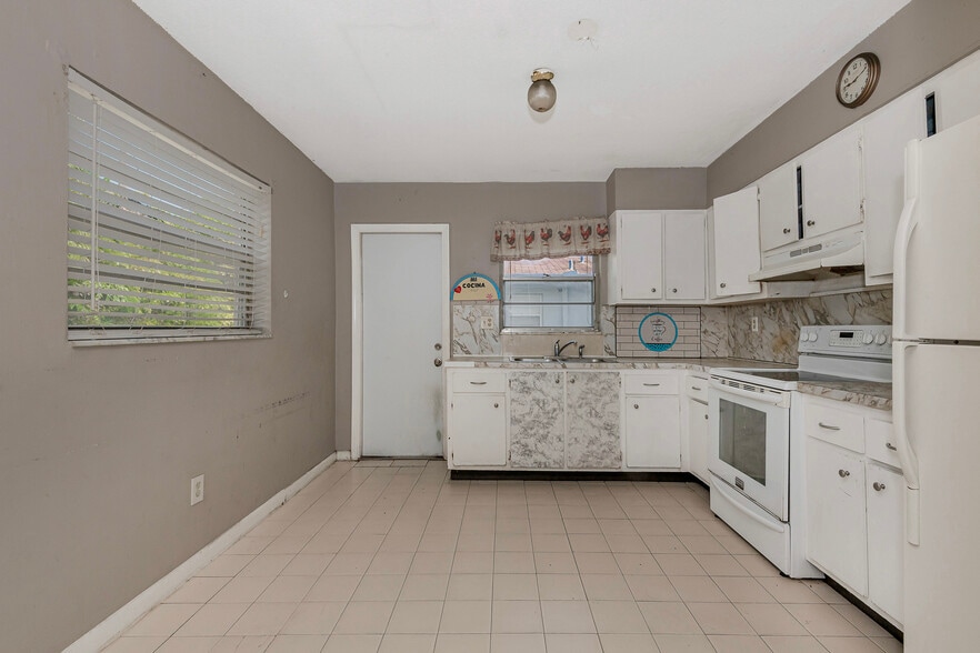 More Photos Of 1911-1915 SW 4th Ave, Fort Lauderdale Apartments For Sale
