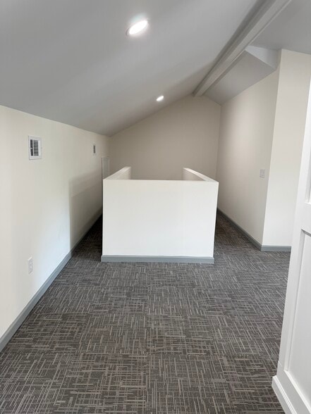 More Photos Of 7373 Hodgson Memorial Dr, Savannah Office For Lease