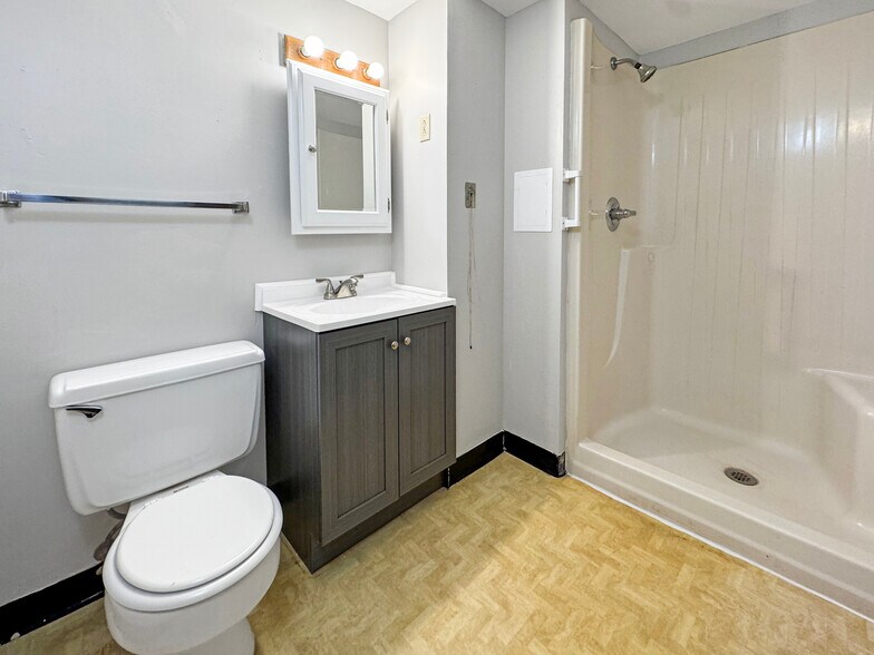 More Photos Of 1020 Shamrock Ln, Centerville Multifamily For Sale