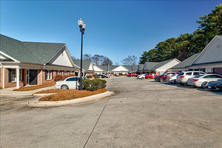 More Photos Of 801-814 Pavilion Ct, McDonough Office For Lease