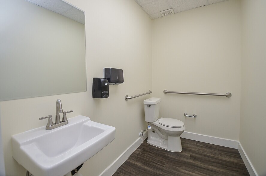 More Photos Of 3107 Elrod Rd, Katy Unknown For Lease