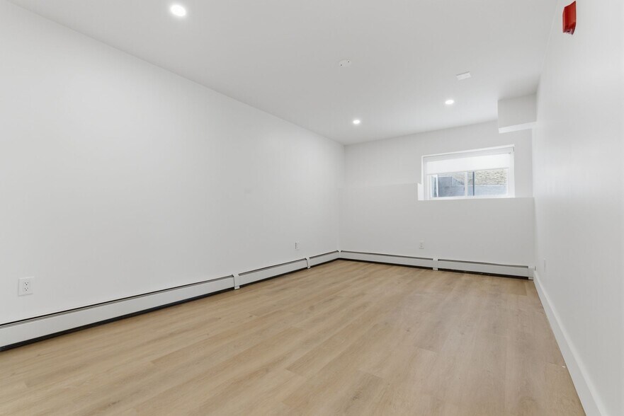 More Photos Of 126 140 Sayles, Woonsocket Apartments For Sale