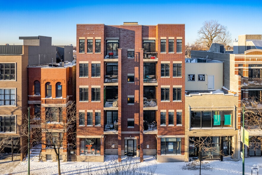 More Photos Of 2936 N Lincoln Ave, Chicago Apartments For Lease