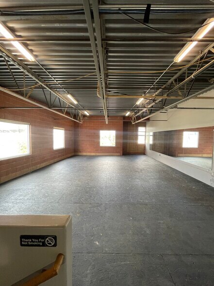 More Photos Of 9066-9082 S 300 W, Sandy Light Manufacturing For Lease